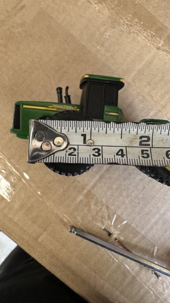 JOHN DEERE Ertl Die cast&plastic Tractor 1:64, 4WD with Triples, mini tractor, Carousel 13