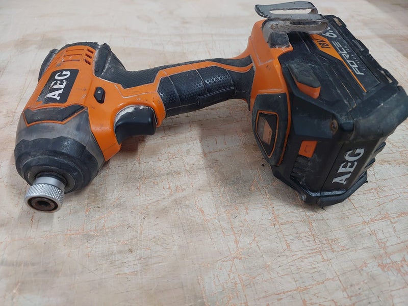 AEG Impact Driver + 6.0ah Force Battery Carousel 2