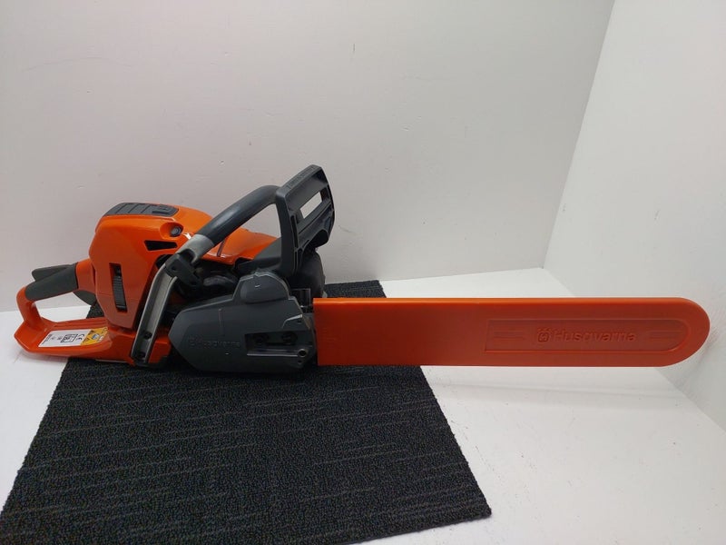 HUSQVARNA 562XP Chainsaw w/ 20"(50cm) Bar and Chain Carousel 1