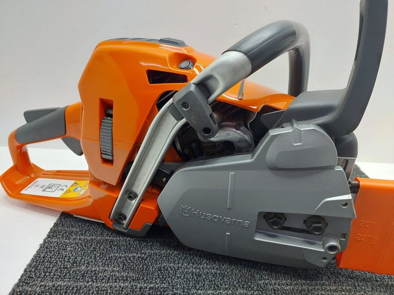 HUSQVARNA 562XP Chainsaw w/ 20"(50cm) Bar and Chain Carousel 2