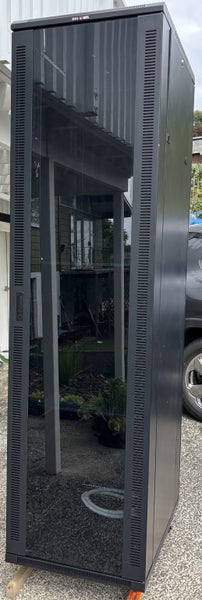 DYNAMIX 47RU Server Cabinet Carousel 2