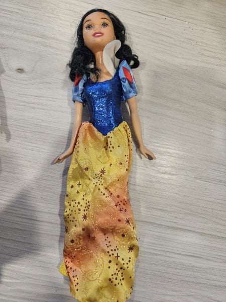 Snow White doll Carousel 1