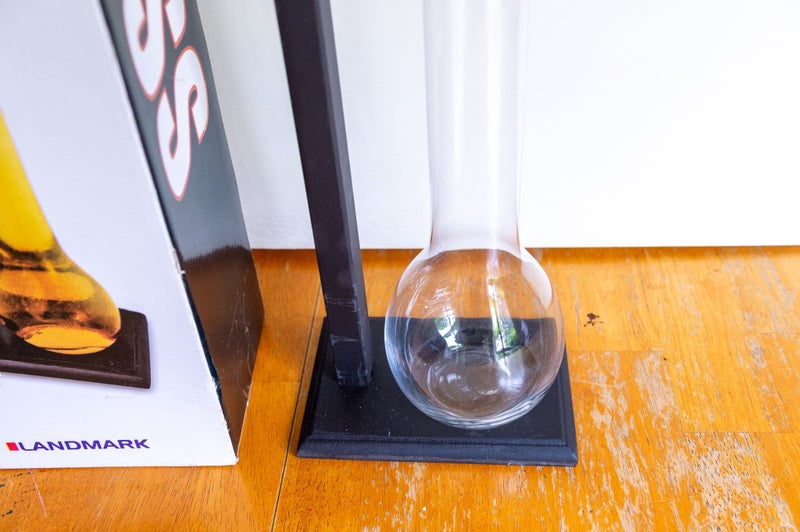 Yard glass 2.750 litre, with wooden stand. Pick up only. Carousel 2