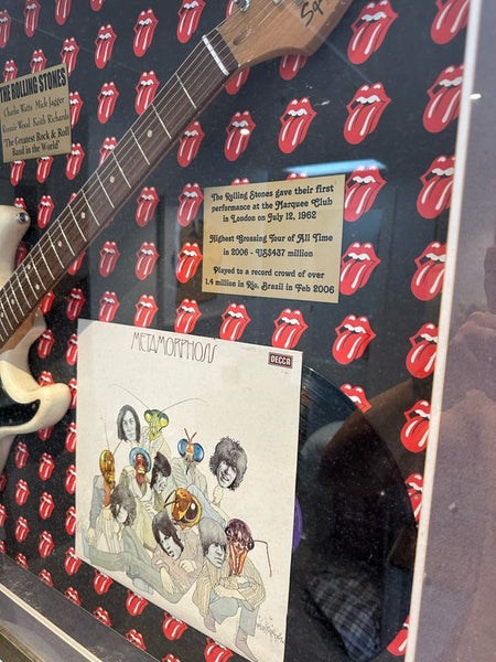 "The Rolling Stones" - fully signed & framed electric guitar by Fender Carousel 4