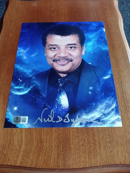 Neil deGrasse Tyson "Astrophysicist" signed Photograph + Authentication Carousel 2