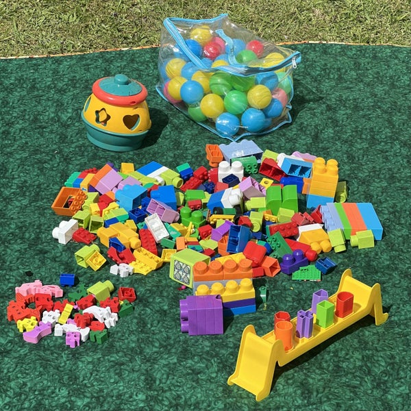 Blocks and balls Carousel 7