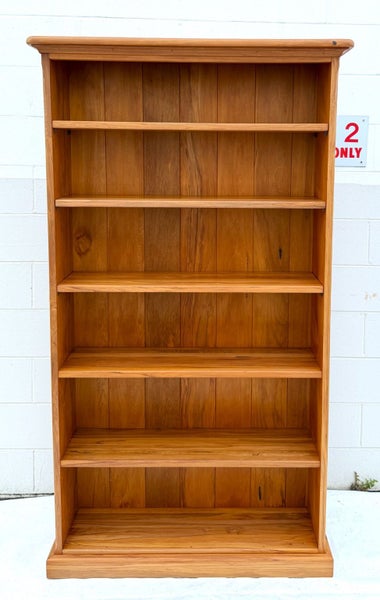 Stunning ROBERT GRICE Solid Rimu Bookcase, RESTORED & LIKE NEW @FREE DELIVERY@ Carousel 1