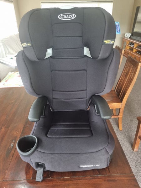 Less than 2 weeks use - Graco Turbobooster 2.0 LX with Safety Surround car seat Carousel 1