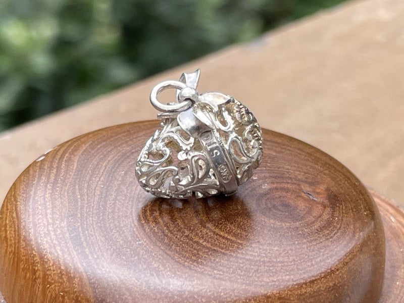 Stg. Silver Easter Egg Charm- Opens Carousel 9