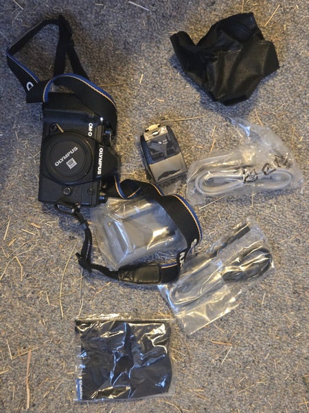 Olympus OM-D E-M5 Mark III Mirrorless Micro Four Thirds Digital Camera Carousel 2