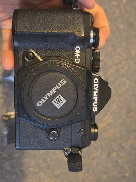 Olympus OM-D E-M5 Mark III Mirrorless Micro Four Thirds Digital Camera Carousel 4