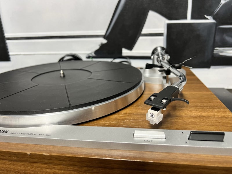 Vintage Yamaha Turntable Carousel 2