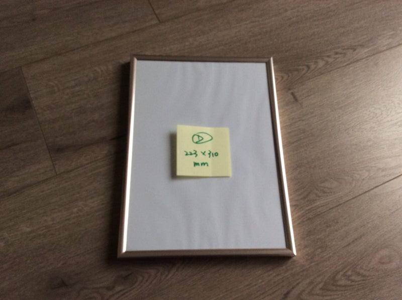 Metal frame with stand in good condition - 223x310mm - D Carousel 1