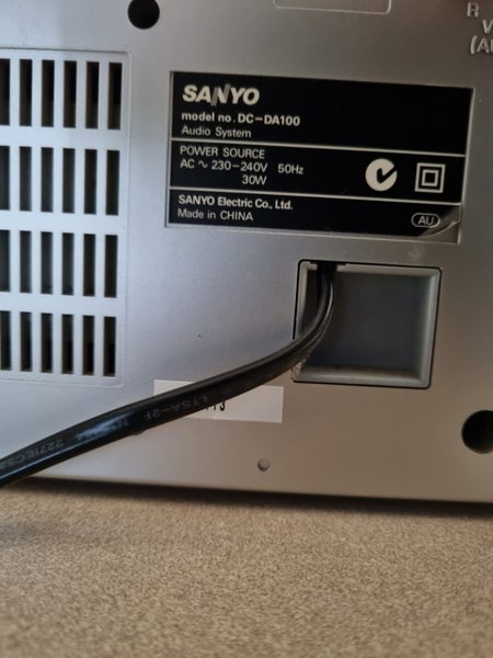 Sanyo micro Stereo system DC -DA100 Tape Radio Carousel 3