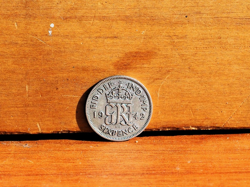 1942 UK silver Sixpence. Carousel 1