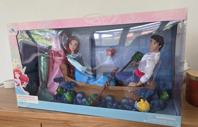 Disney Store Ariel and Eric Dolls Deluxe Gift Set Carousel 1