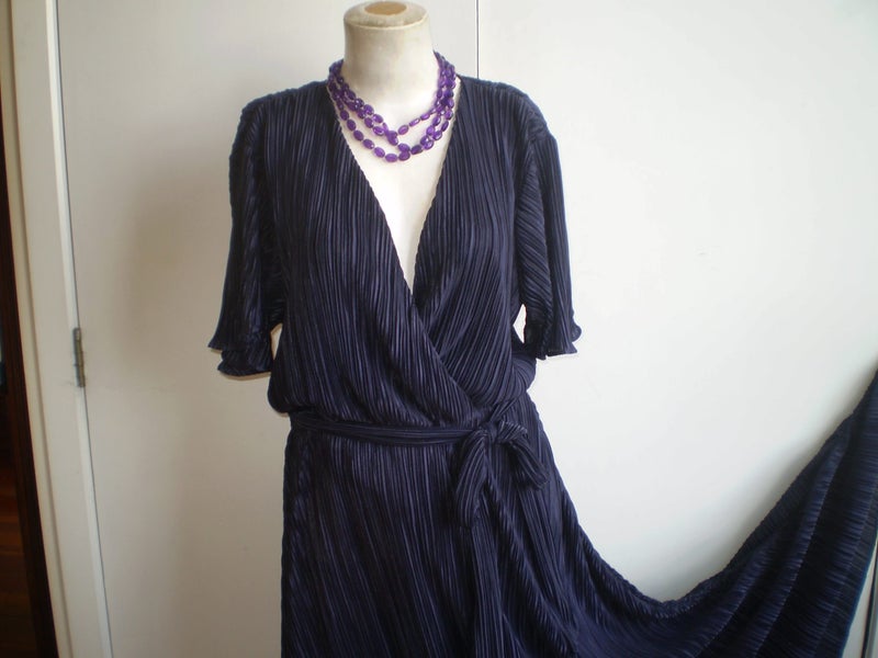 NZ DESIGNER DK. NAVY SUNRAY PLEATED MAXI DRESS 14 Carousel 2