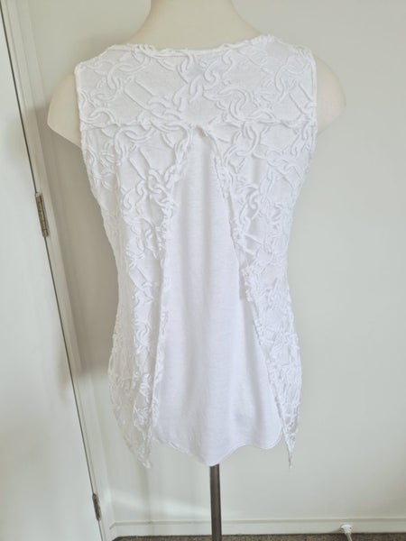 MADE IN ITALY - Pretty White Lacy Top - Sz 10/12 Carousel 3