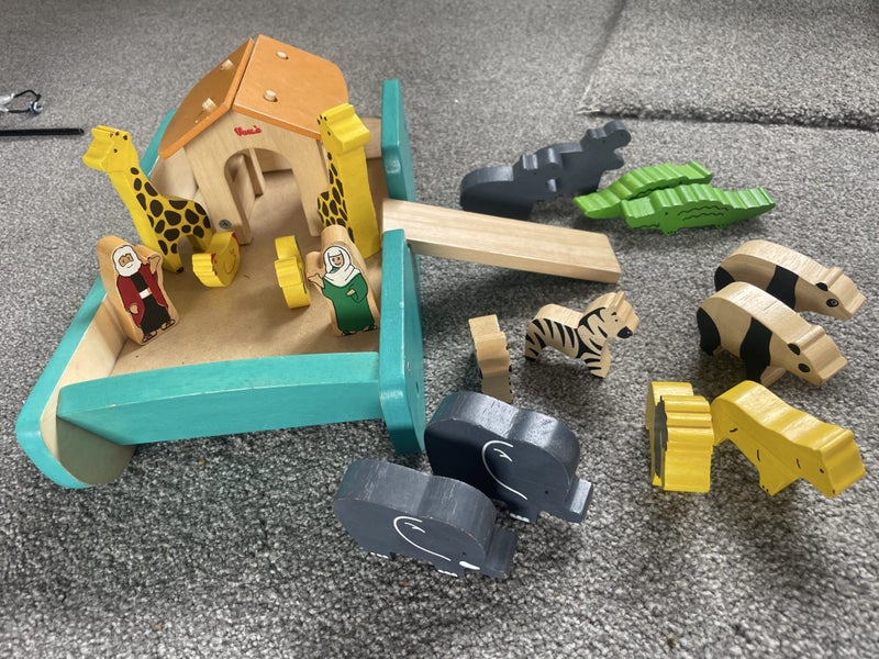 Voila Noah’s ark wooded toy set Carousel 2