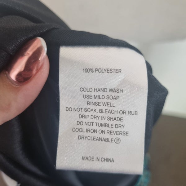 Revue Size 12 Spotted flowy skirt Carousel 5