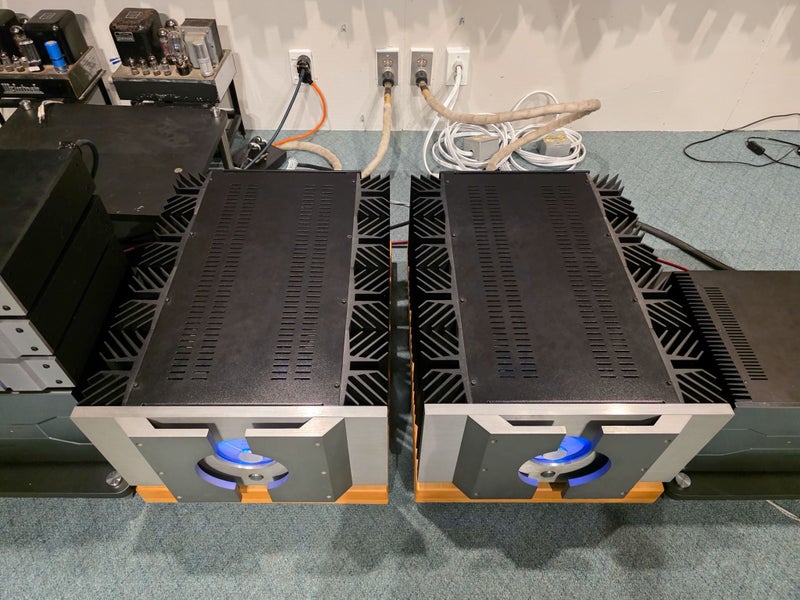 Pass Labs X1000 Monoblock Amplifiers - 1000W (1kw) PER CHANNEL!! Carousel 1