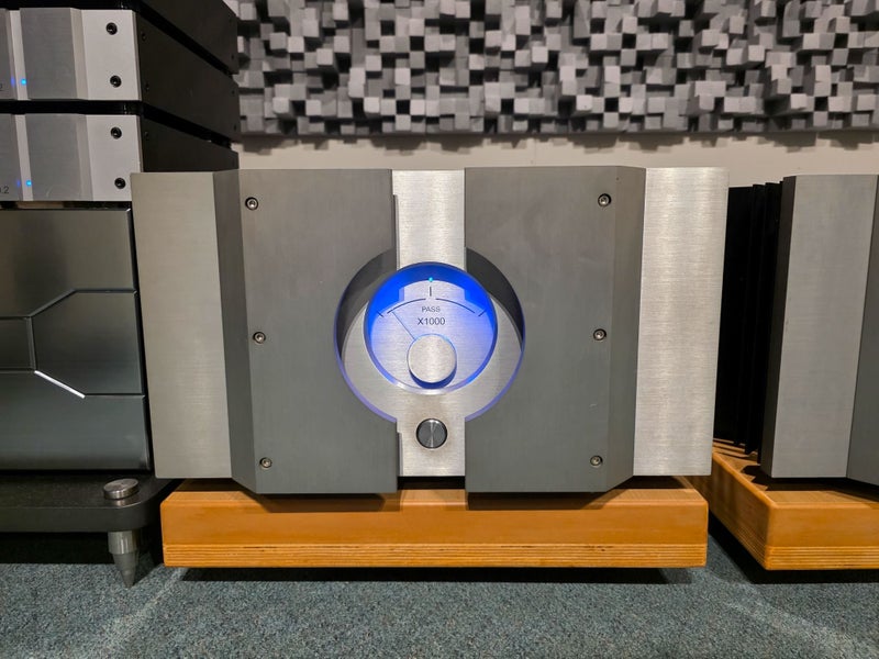 Pass Labs X1000 Monoblock Amplifiers - 1000W (1kw) PER CHANNEL!! Carousel 2