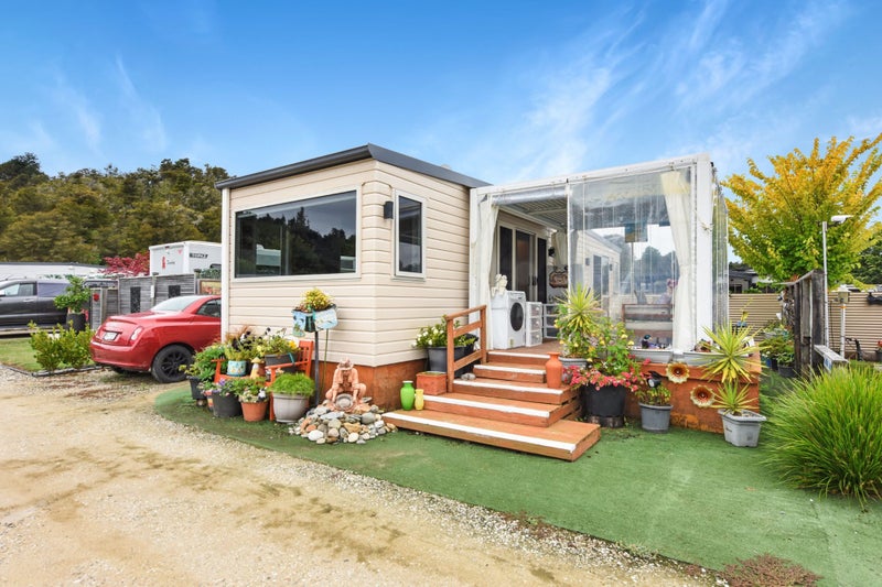 TINY HOME Living Carousel 1