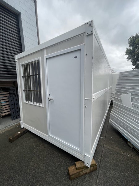 6x2.5 Portable cabin Carousel 1