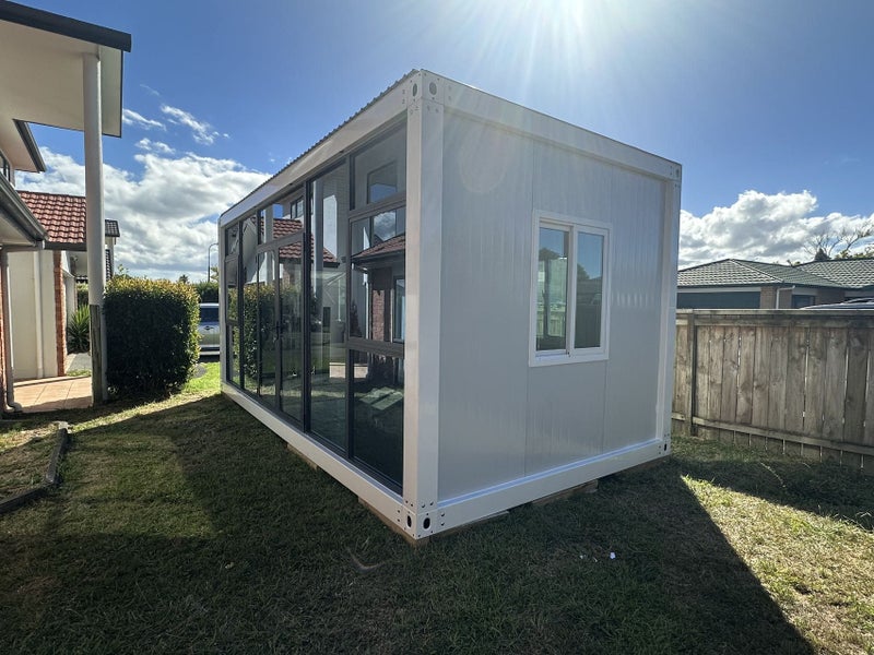 6*3m OFFICE/PORTABLE / CABIN / TINY HOUSE/ GARDEN HOUSE / HOLIDAY HOME / SHED Carousel 1