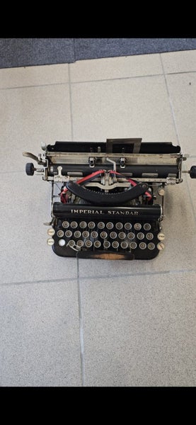 VINTAGE TYPEWRITER Carousel 3
