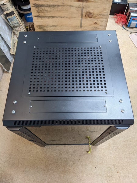 Dynamix Server Cabinet406692452789145604