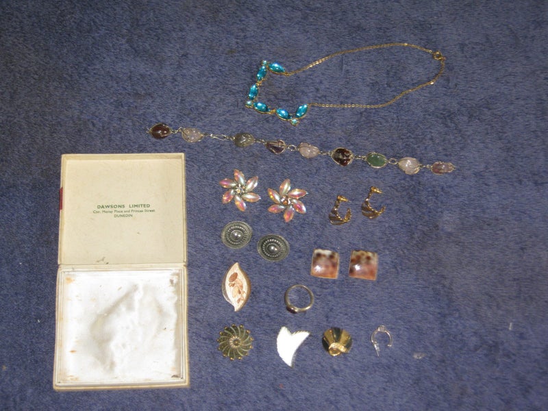 Old retro Jewellery - necklace, earings etc (some old retro screw up types) etc Carousel 2