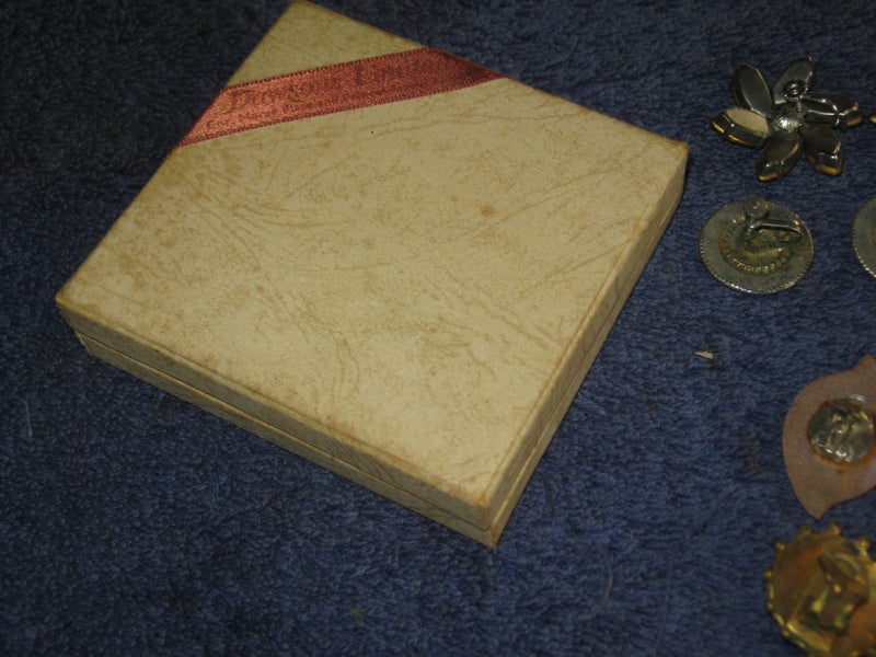 Old retro Jewellery - necklace, earings etc (some old retro screw up types) etc Carousel 19