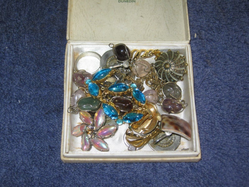 Old retro Jewellery - necklace, earings etc (some old retro screw up types) etc Carousel 1