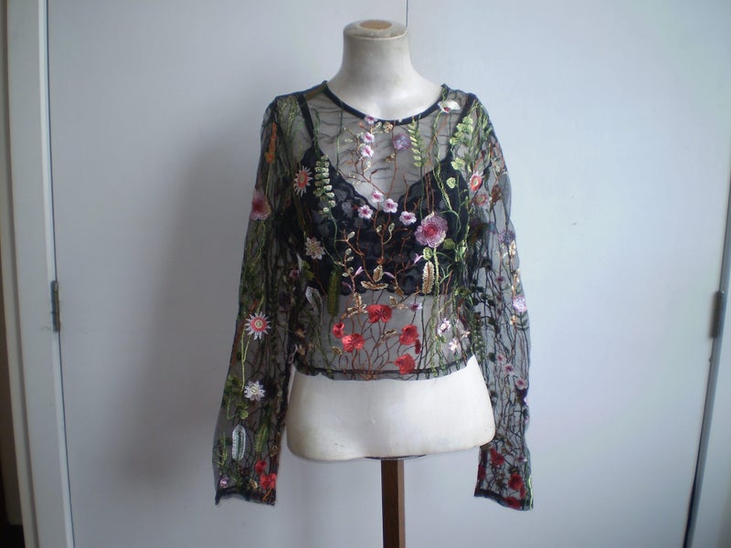 DESIGNER BEAUTIFUL EMBROIDERED FLORAL MESH TOP 16 (UNWORN) Carousel 1