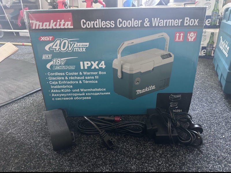 Makita 40V Max XGT/18V LXT Cooler and Warmer Carousel 1