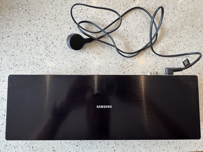 Samsung One Connect Box Carousel 1