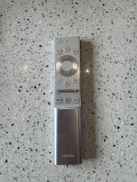 Samsung One Connect Box Carousel 8