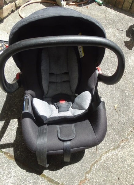 Phil & Teds Baby Capsule 2017 - bring your new born home safe Carousel 2