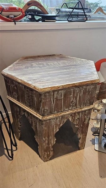 Vintage Hexagon Table Carousel 1