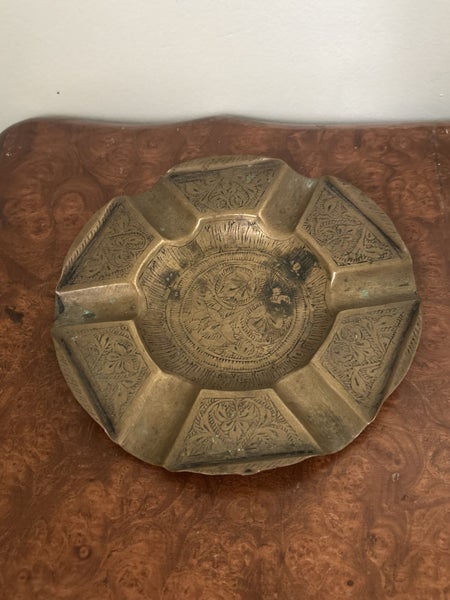 Vintage brass ashtray Carousel 1