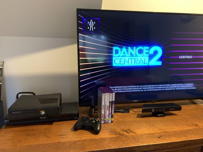 XBOX 360 console (with 5x games) Carousel 1