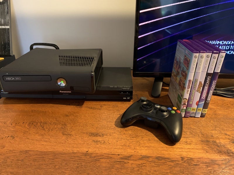 XBOX 360 console (with 5x games) Carousel 2