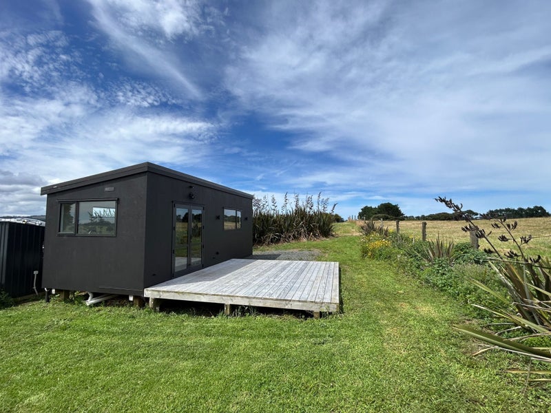 Studio-style, Ready to move in tiny Home - beautiful location Carousel 1