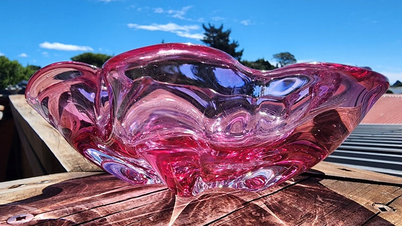 ~" Vintage Cranberry Pink Art Glass Bowl "~ Carousel 1