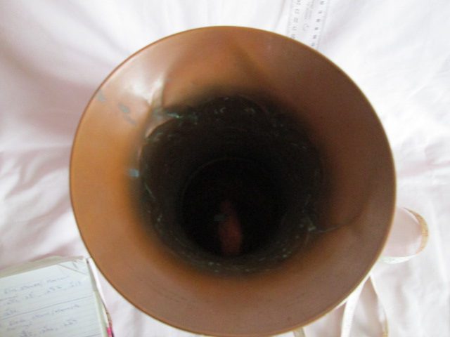 LARGE COPPER VASE/ POT - DECORATIVE- WITH DING >>>>> Carousel 13