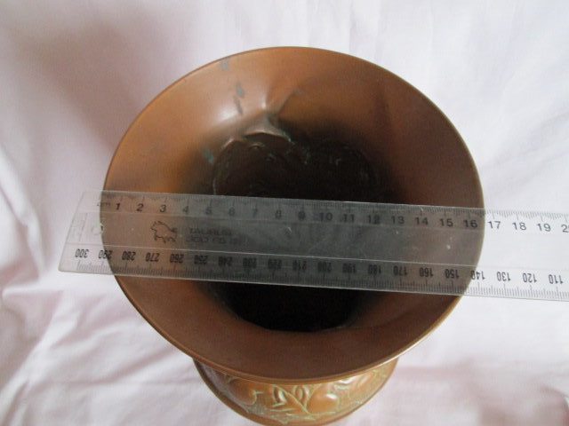 LARGE COPPER VASE/ POT - DECORATIVE- WITH DING >>>>> Carousel 2