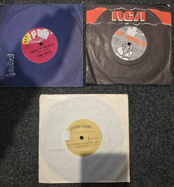 $20 each New Zealand groups Lot4 Carousel 5