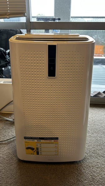 Goldair GPAC350W Hot and Cold Portable Air Conditioner Carousel 1