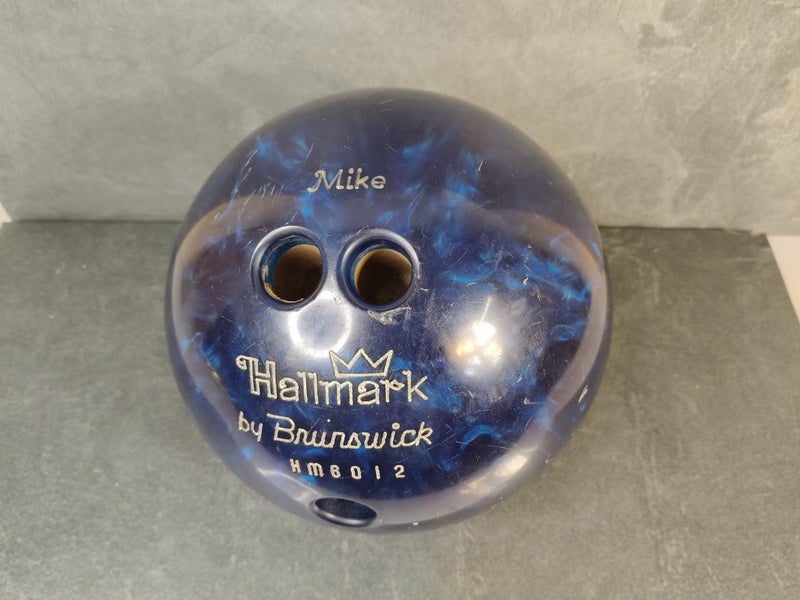 Bowling ball tenpin brunswick Carousel 1